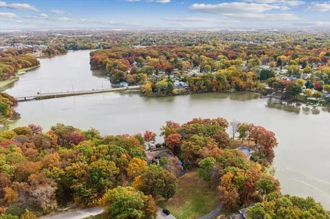 $475,000 | 1009 Lake George Drive, Hobart, IN 46342