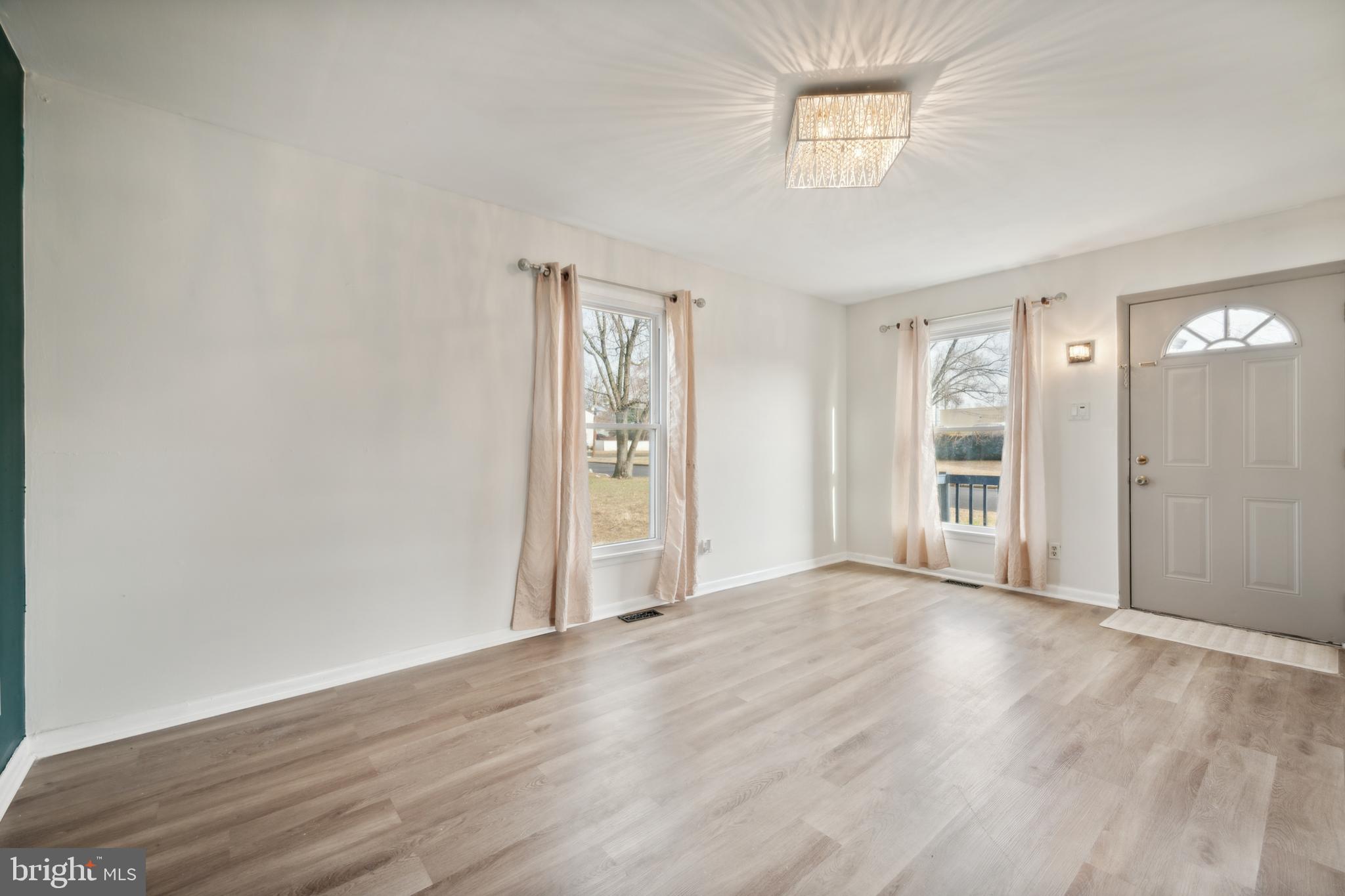 7929 Stow Road Pennsauken, NJ 08110 - Photo 7 of 25 Gallery Image 7
