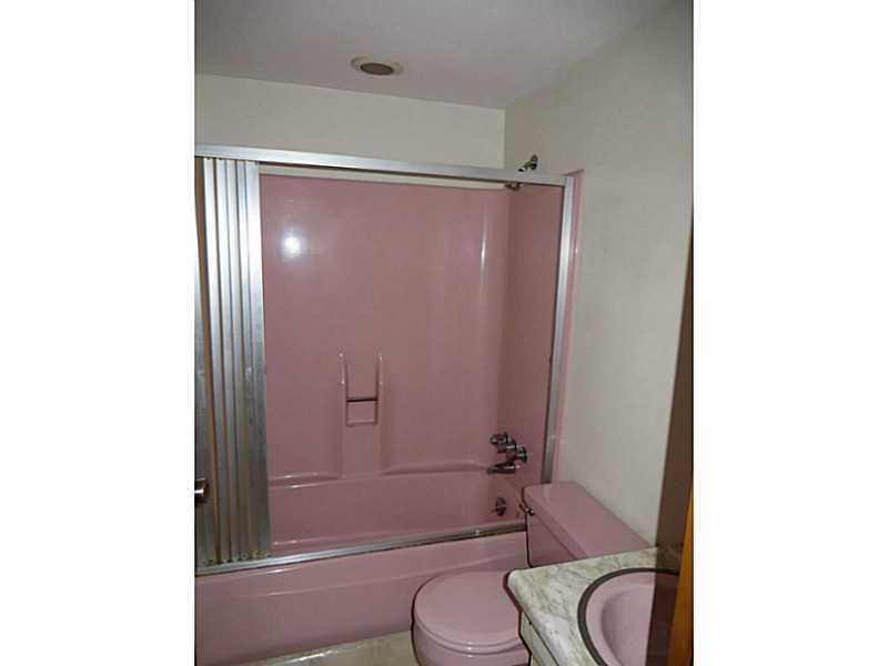 125 Rangley Drive Pittsburgh, PA 15209 - Photo 13 of 24 Full Bath. Common bathroom on 1st floor