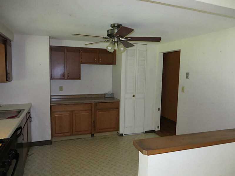 125 Rangley Drive Pittsburgh, PA 15209 - Photo 3 of 24 Kitchen. Another kitchen