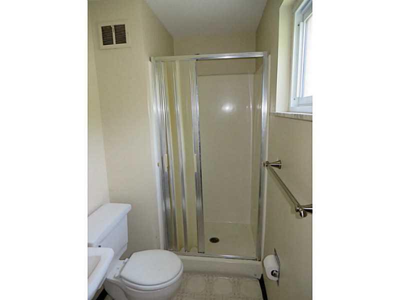 125 Rangley Drive Pittsburgh, PA 15209 - Photo 9 of 24 Master Bath/Spa. nice master bath