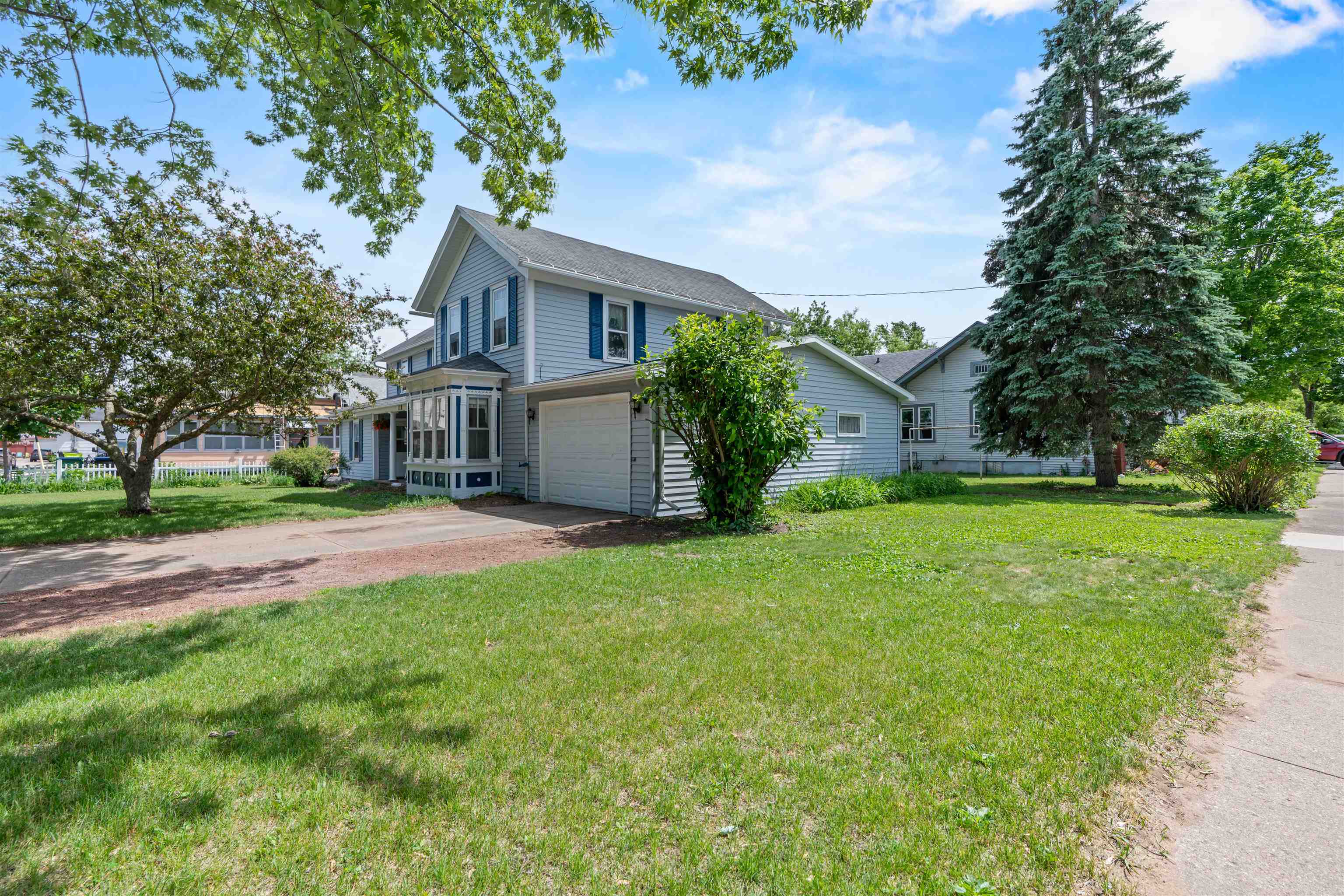 27 9th Street Clintonville, WI 54929 - Photo 36 of 50