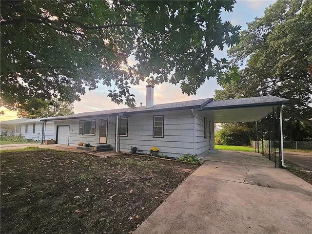 $140,000 | 263 Kaw Avenue, Garnett, KS 66032