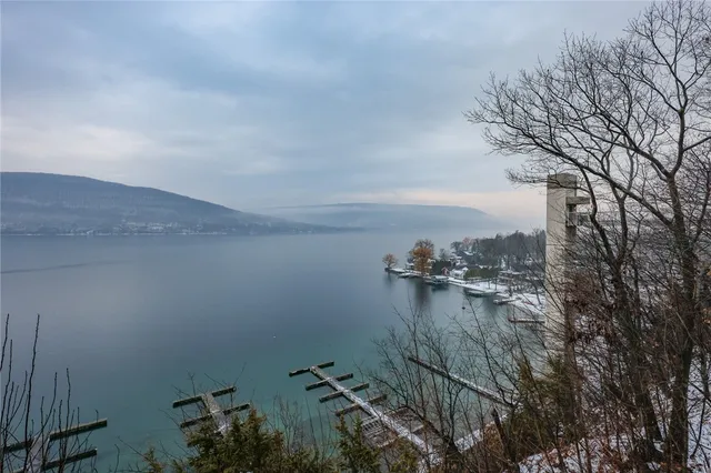 $349,900 | 16 Cliffside Drive, South Bristol, NY 14424