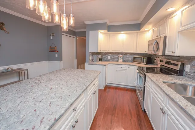 $349,900 | 16 Cliffside Drive, South Bristol, NY 14424