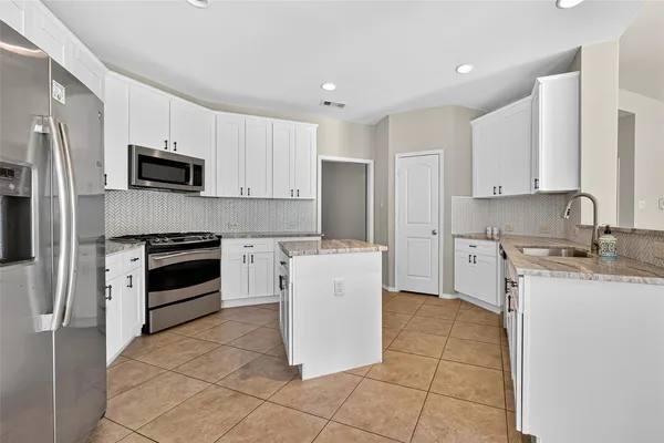 $2,450 | 2606 Waterbrook Lane, Rosenberg, TX 77471