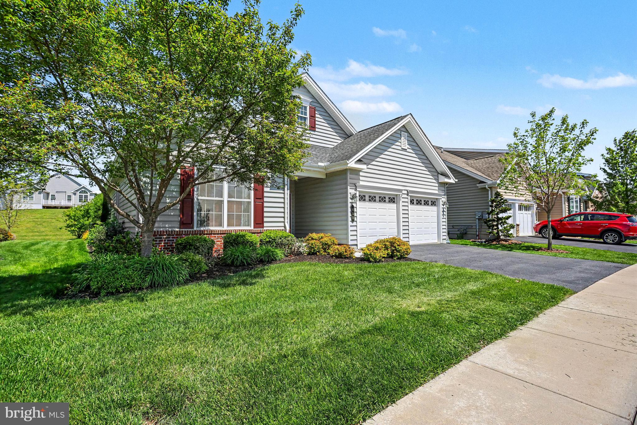 468 Resolution Drive Lititz, PA 17543 - Photo 4 of 29