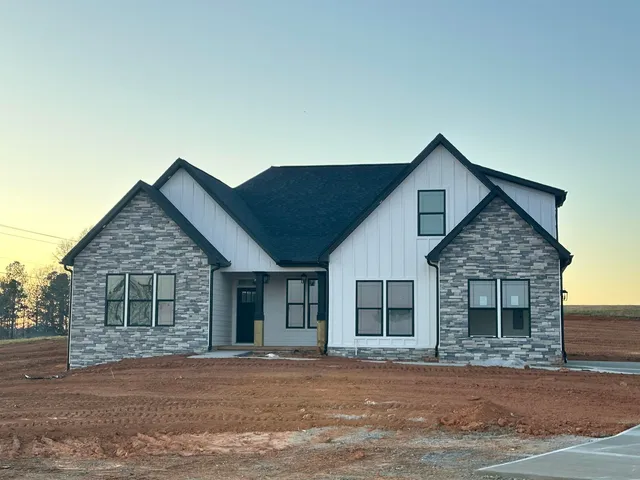 $749,900 | 36 Skylane Court, Columbus, NC 28722