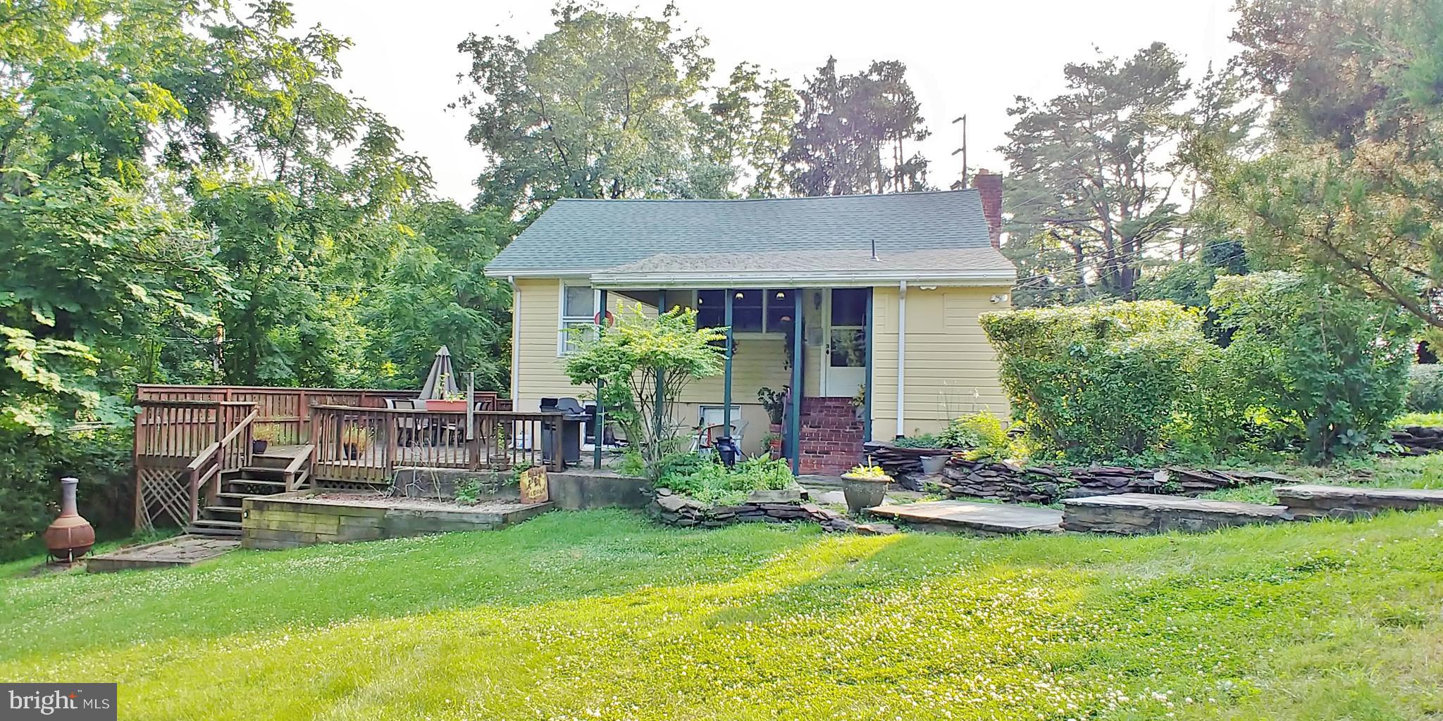 818 Worthington Mill Road Newtown, PA 18940 - Photo 3 of 29