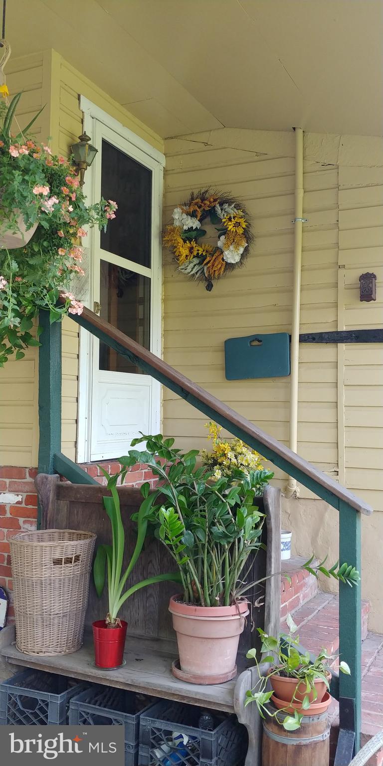 818 Worthington Mill Road Newtown, PA 18940 - Photo 6 of 29 Front door step