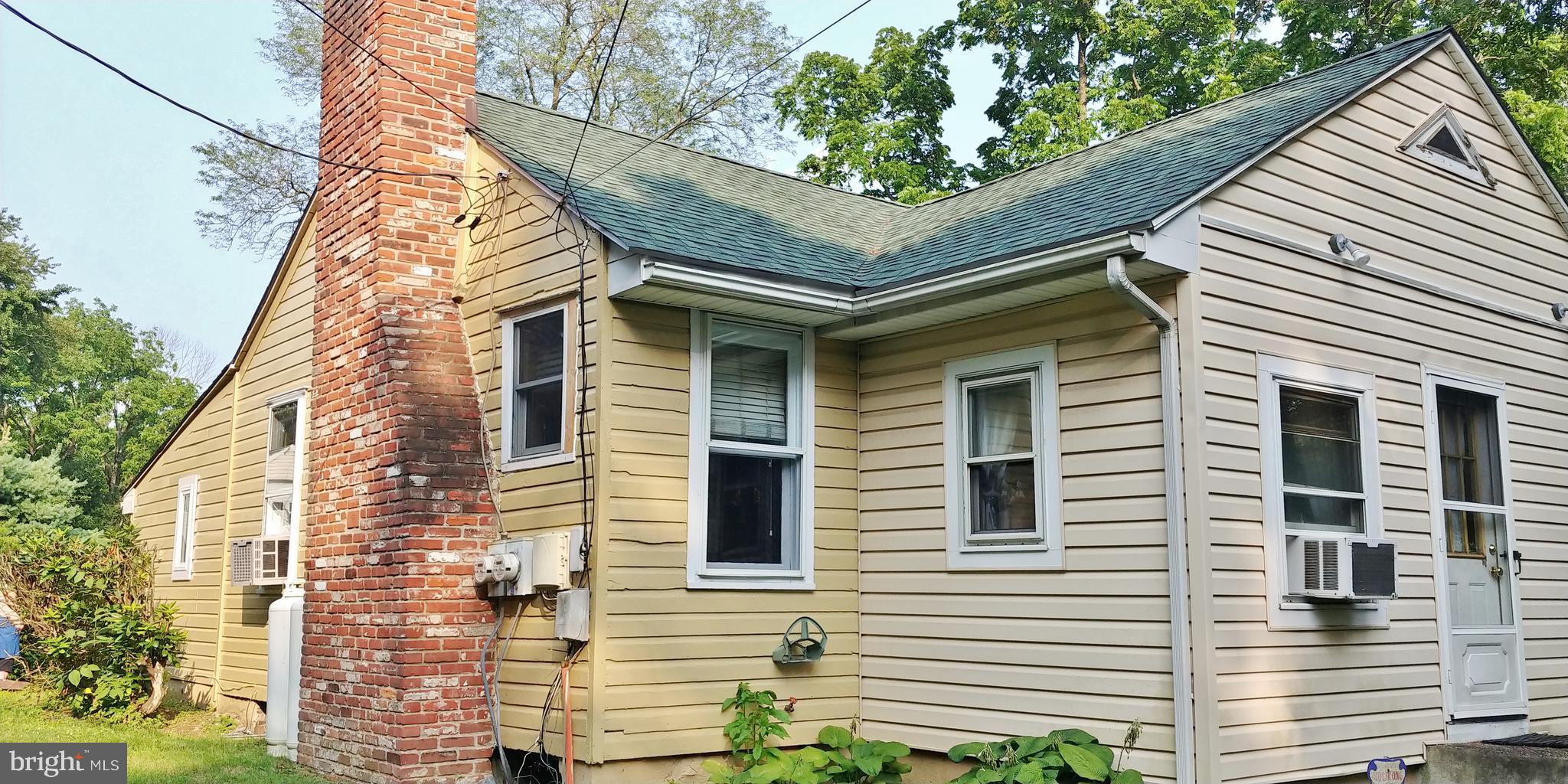 818 Worthington Mill Road Newtown, PA 18940 - Photo 8 of 29 Freshly painted.