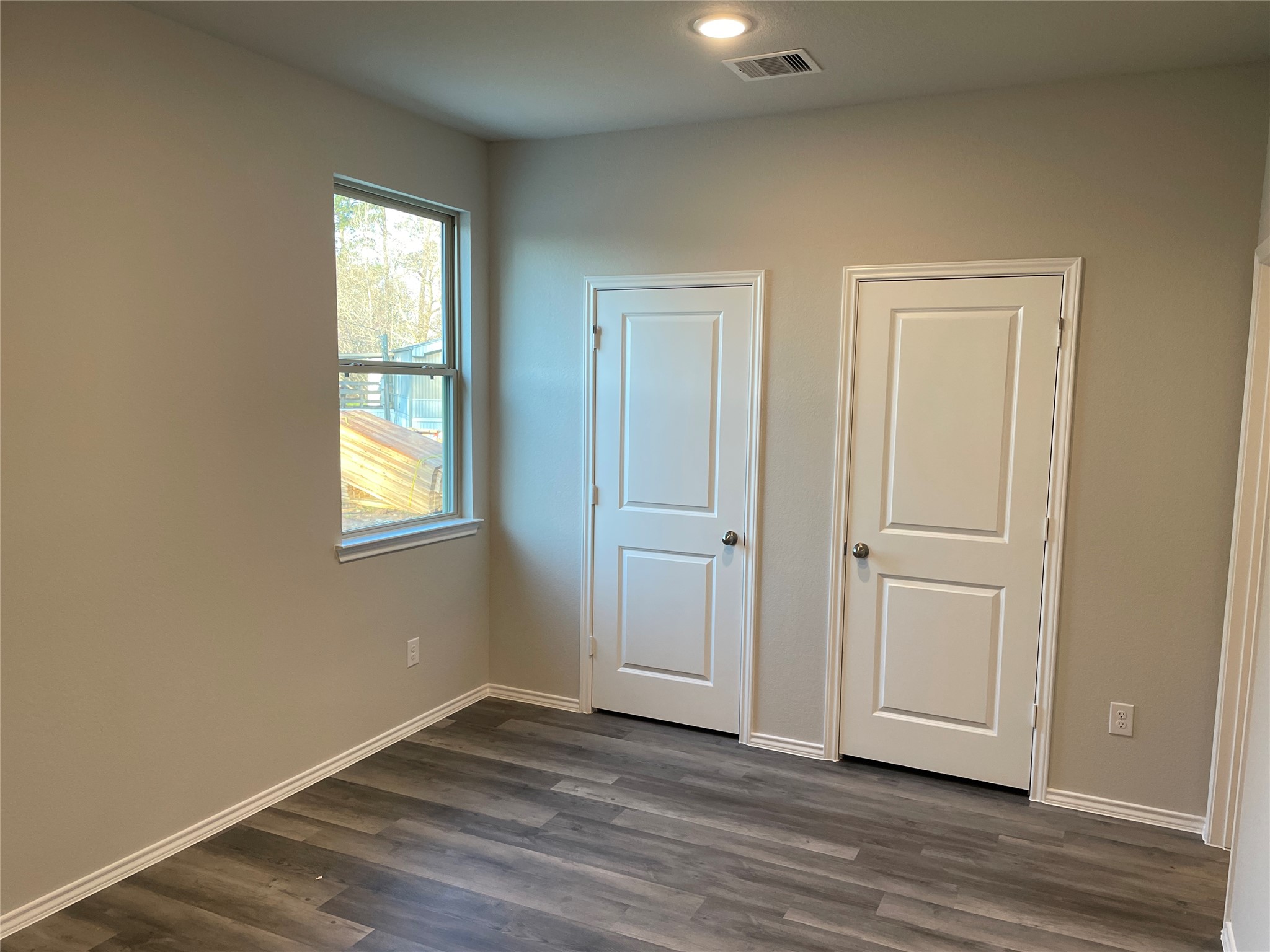 233 Ridgeside Court Montgomery, TX 77316 - Photo 2 of 11