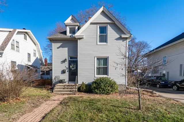 $209,900 | 802 South Fell Avenue, Normal, IL 61761