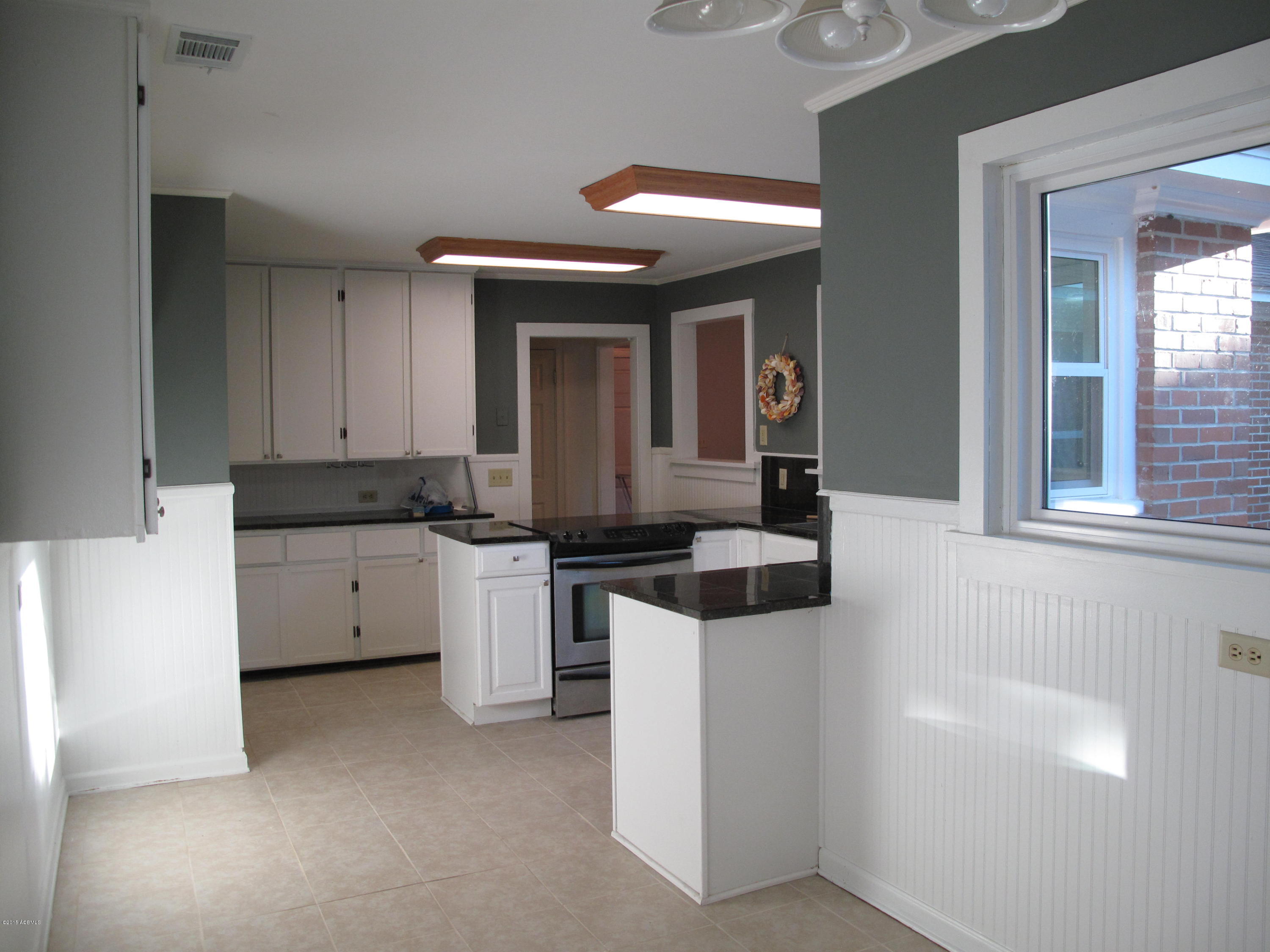 840 Ribaut Road Beaufort, SC 29902 - Photo 5 of 22 IMG_0068