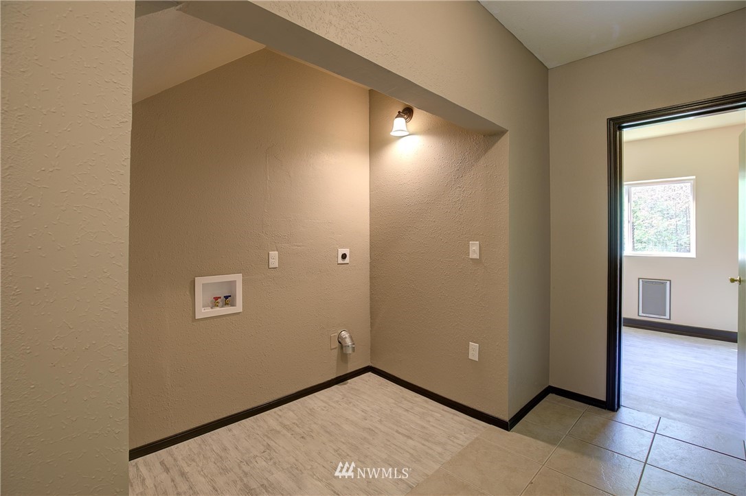 4219 Wishkah Road Aberdeen, WA 98520 - Photo 12 of 35 Gallery Image 12