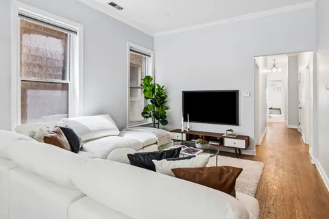 $575,000 | 3762 North Fremont Street, Unit 1S, Chicago, IL 60613