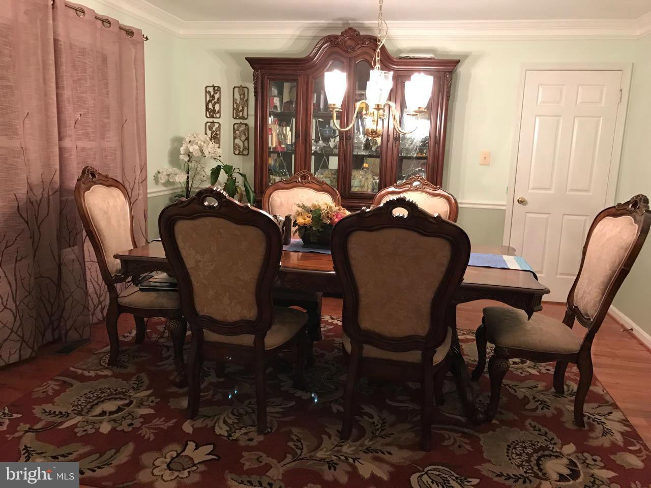 29 Solitaire Court Gaithersburg, MD 20878 - Photo 12 of 27 Dining Room