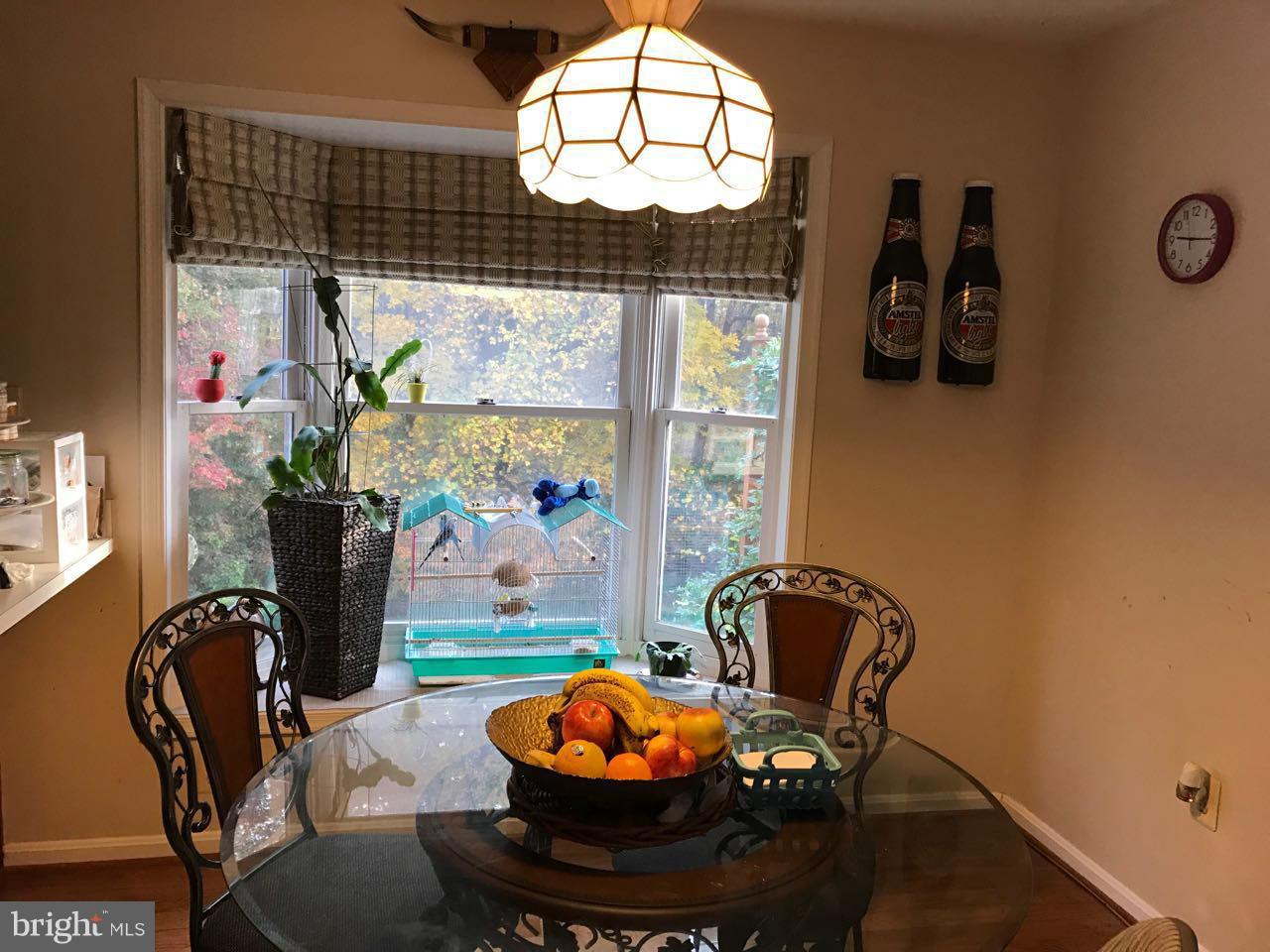 29 Solitaire Court Gaithersburg, MD 20878 - Photo 6 of 27 Dining Room