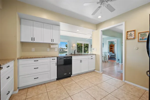 $350,000 | 556 Neponsit Drive, Venice, FL 34293