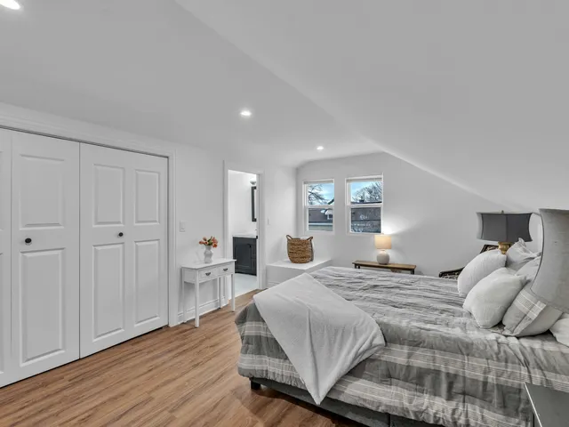 $319,999 | 2343 Ridgeland Avenue, Berwyn, IL 60402