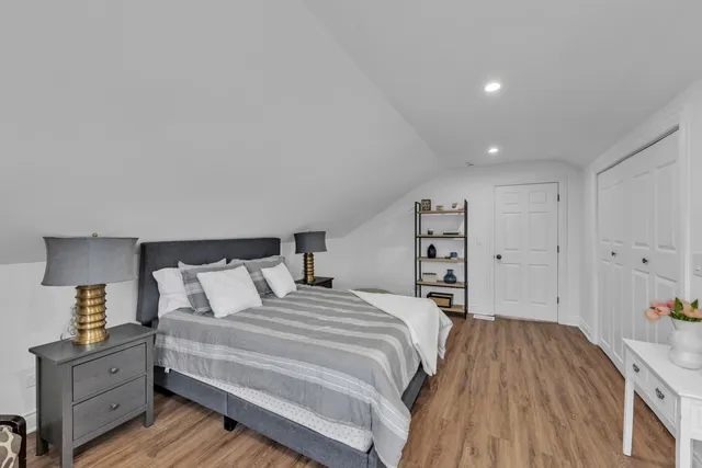 $319,999 | 2343 Ridgeland Avenue, Berwyn, IL 60402