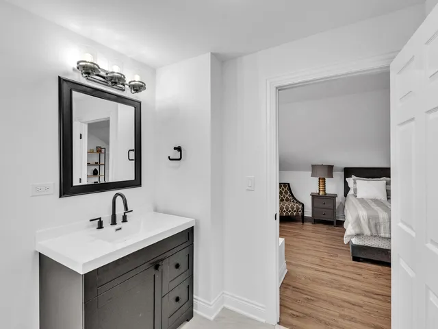 $319,999 | 2343 Ridgeland Avenue, Berwyn, IL 60402