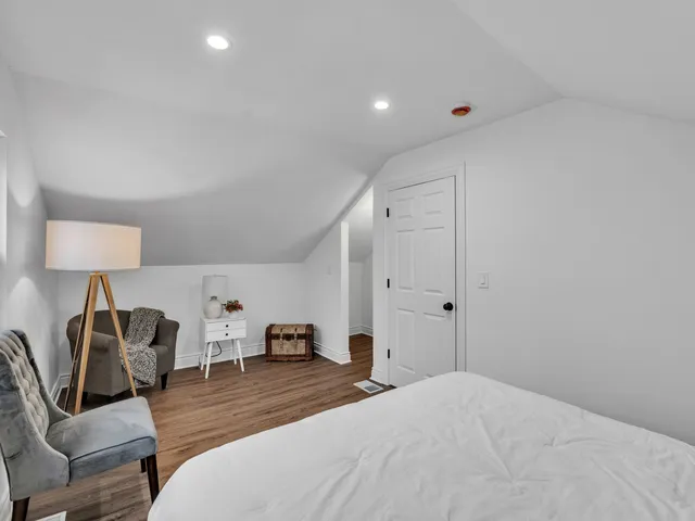 $319,999 | 2343 Ridgeland Avenue, Berwyn, IL 60402