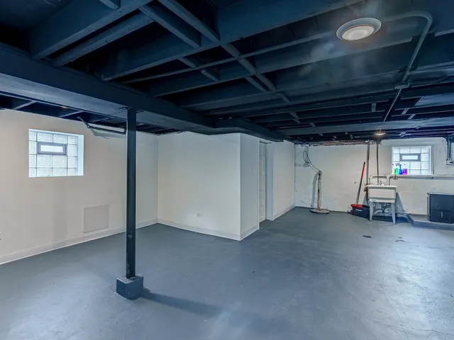 $319,999 | 2343 Ridgeland Avenue, Berwyn, IL 60402