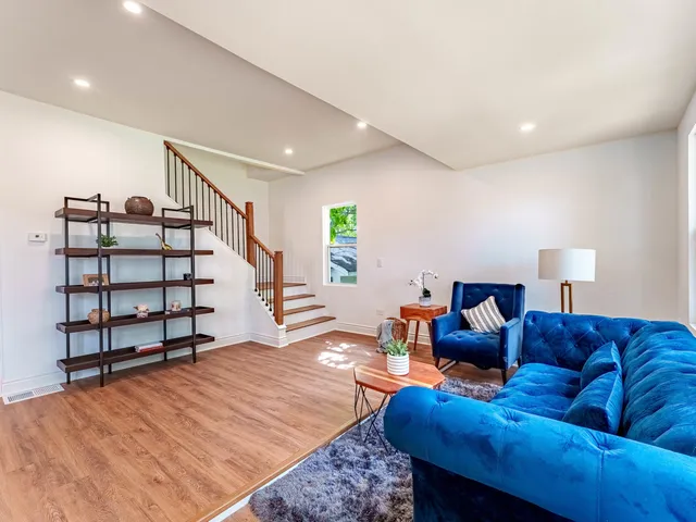 $319,999 | 2343 Ridgeland Avenue, Berwyn, IL 60402