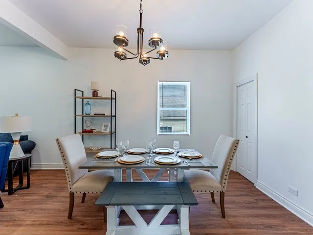 $319,999 | 2343 Ridgeland Avenue, Berwyn, IL 60402