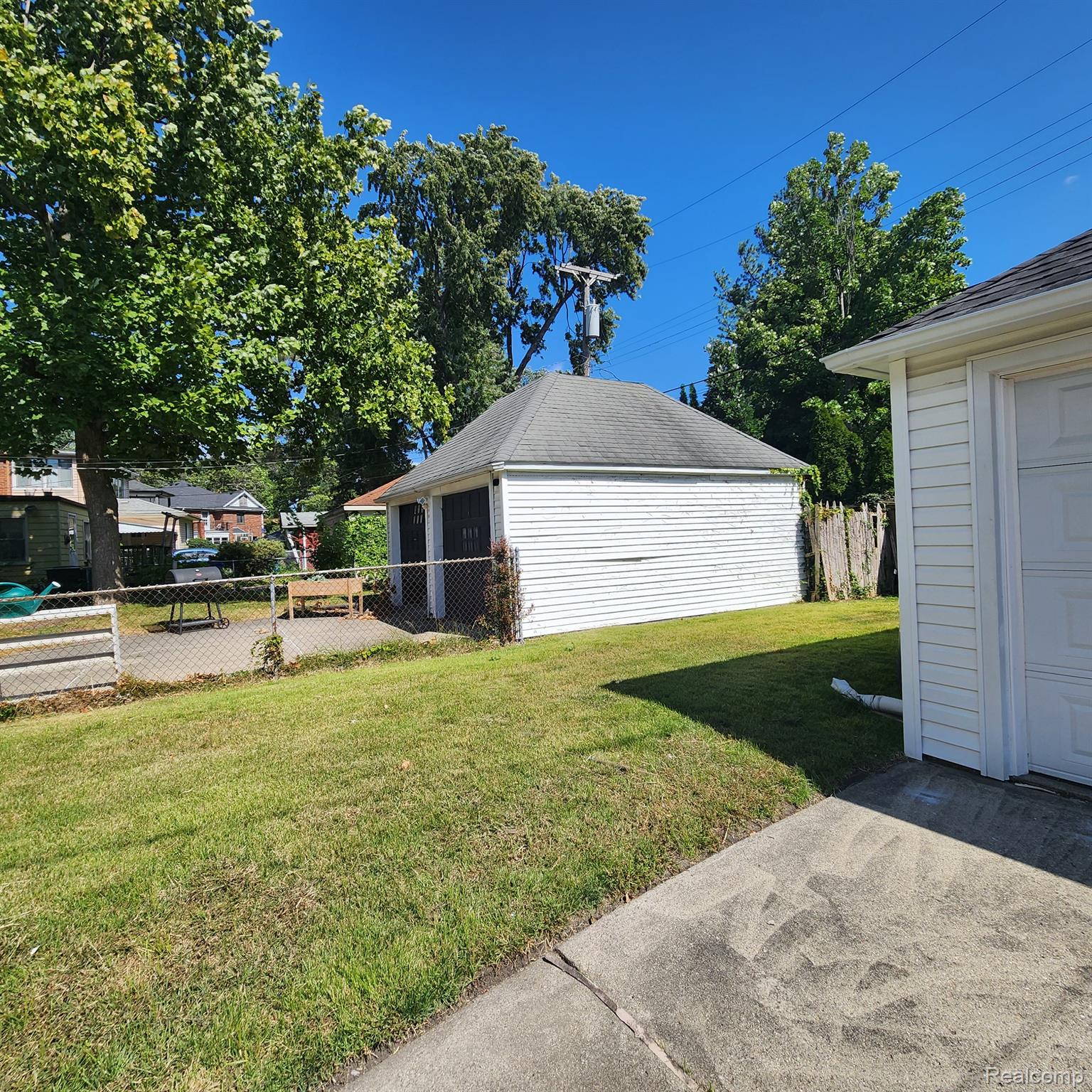 20034 Shrewsbury Road Detroit, MI 48221 - Photo 10 of 98 Gallery Image 10