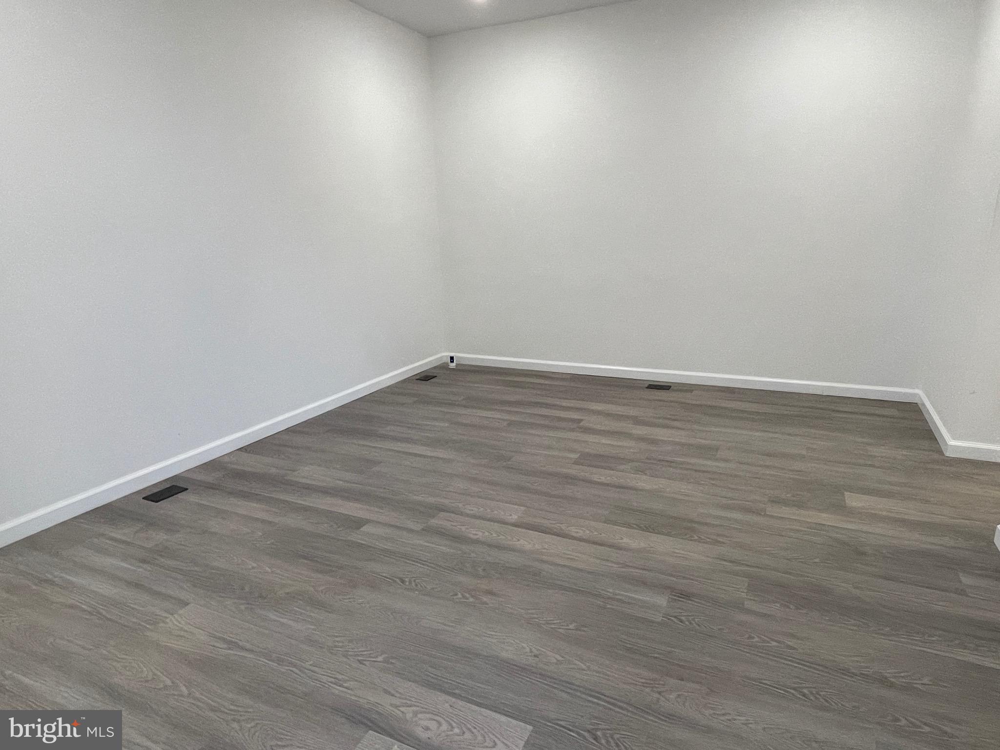 1960 Bridge Street Philadelphia, PA 19124 - Photo 21 of 30 first floor living room