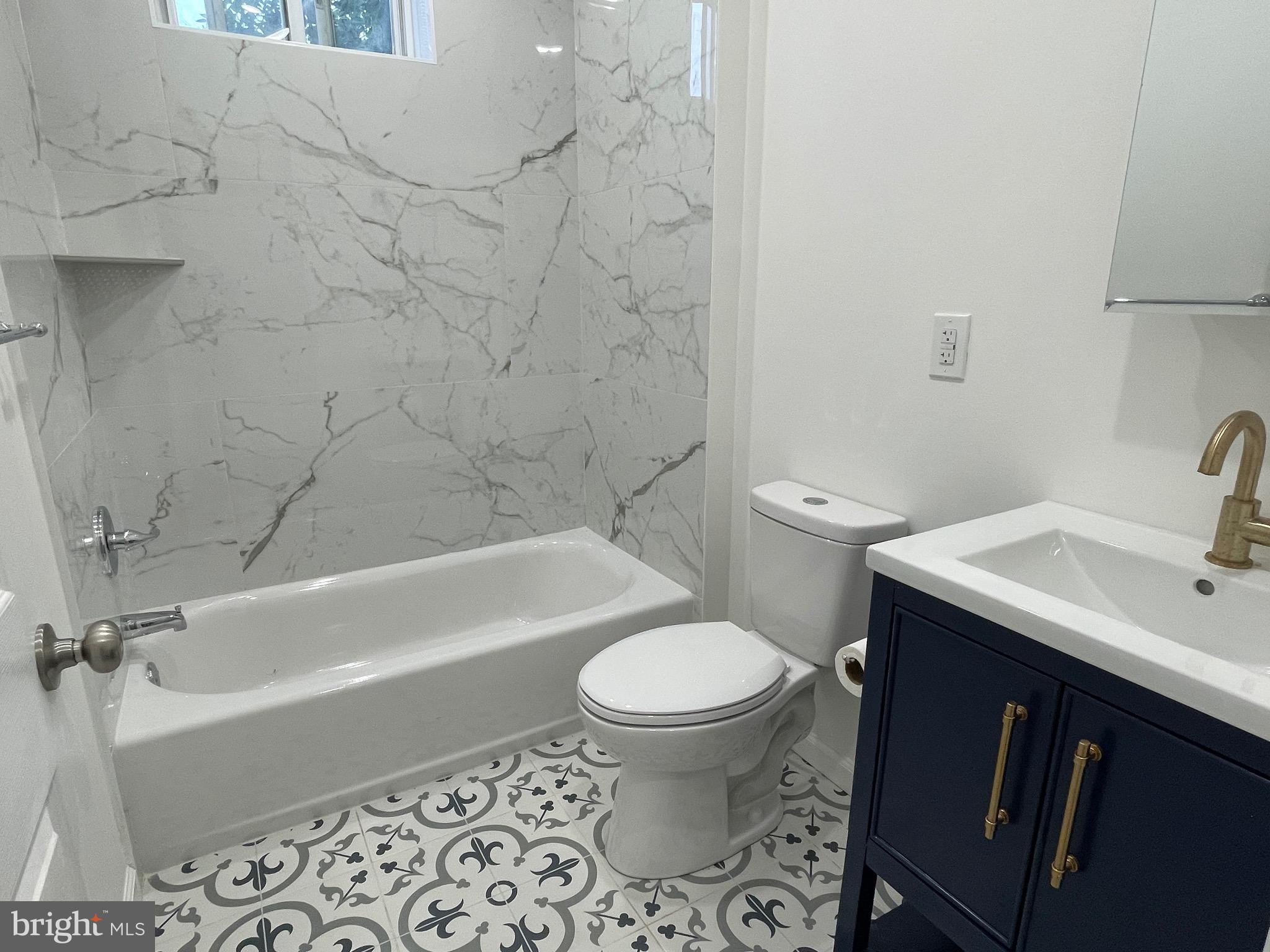 1960 Bridge Street Philadelphia, PA 19124 - Photo 28 of 30 hall bath