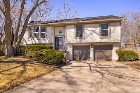 $365,000 | 16008 West 154th Street, Olathe, KS 66062