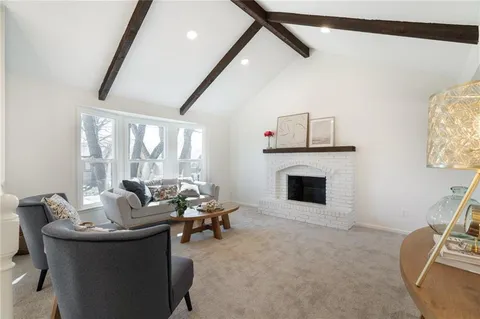 $365,000 | 16008 West 154th Street, Olathe, KS 66062