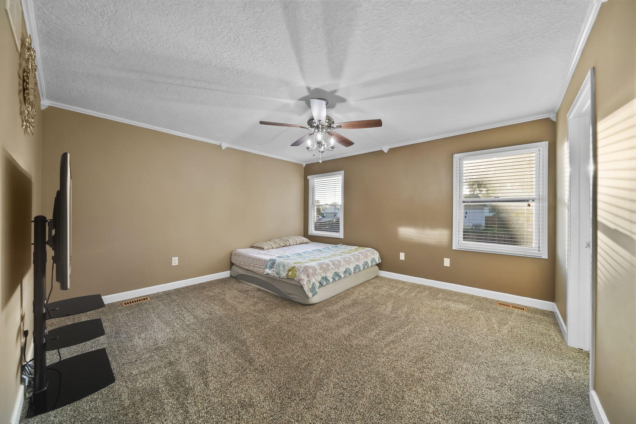 5123 South Granite Street Jackson, MI 49201 - Photo 16 of 33 primary suite