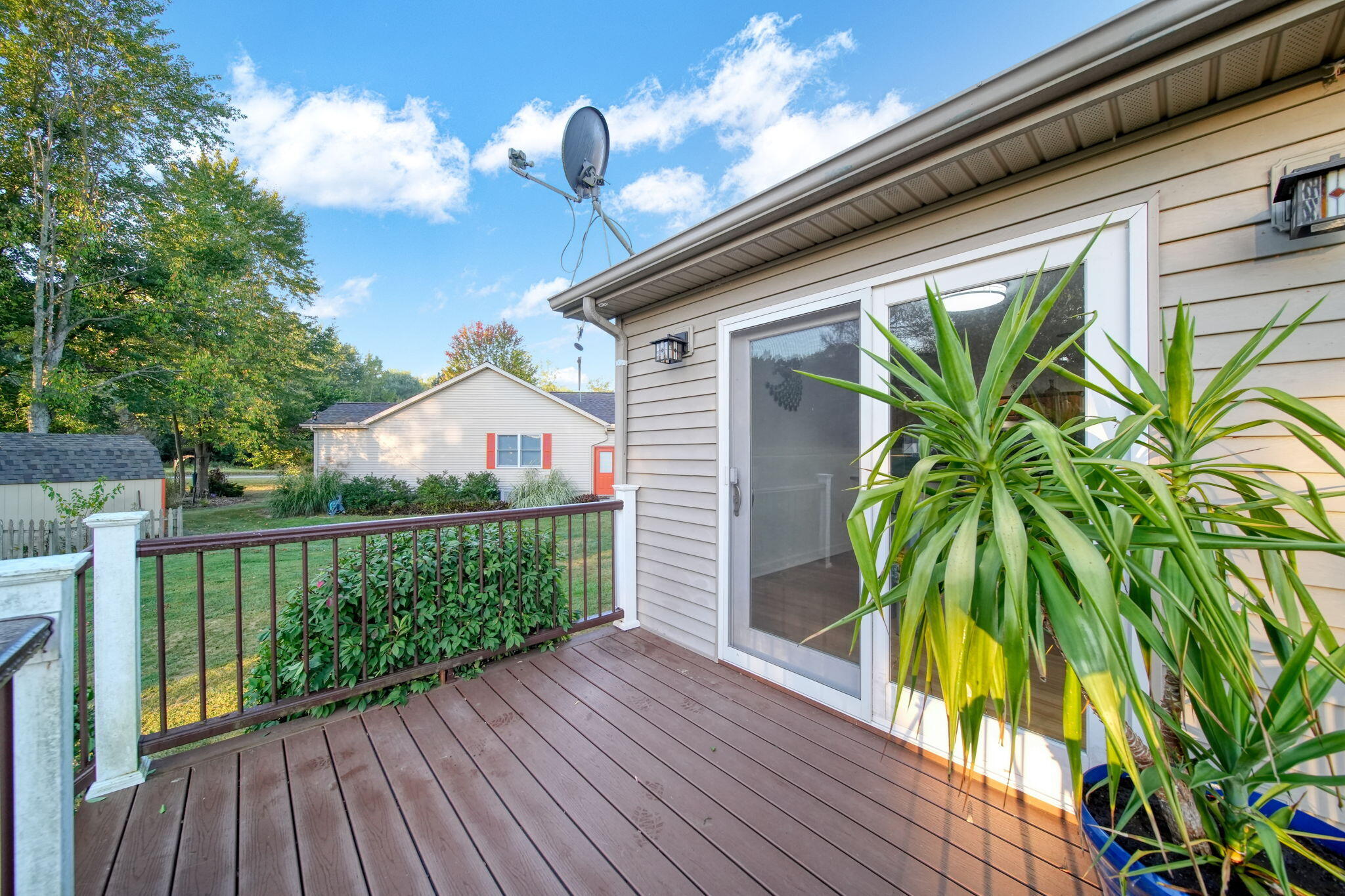 5123 South Granite Street Jackson, MI 49201 - Photo 31 of 33 deck plant