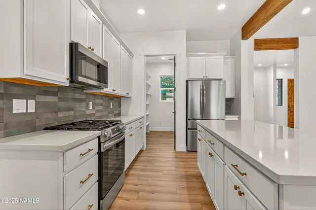 $989,000 | 2421 West Brookhollow Drive, Williams, AZ 86046