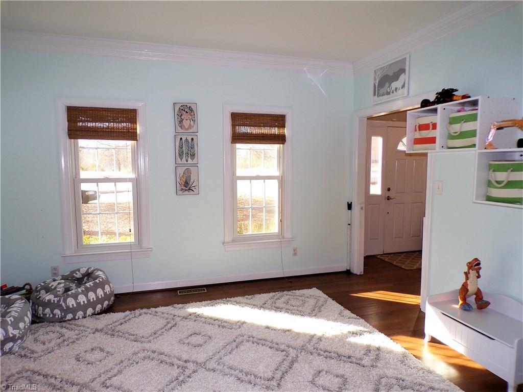 1218 Gatehouse Road High Point, NC 27262 - Photo 4 of 30 Gallery Image 4