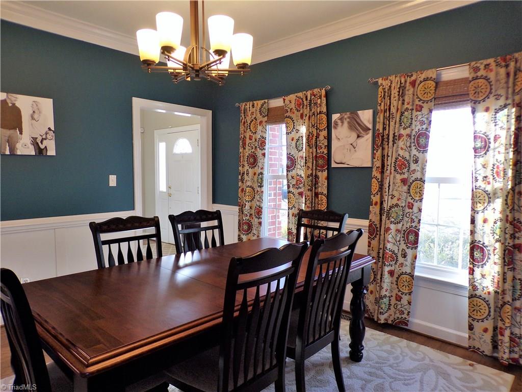 1218 Gatehouse Road High Point, NC 27262 - Photo 6 of 30 Gallery Image 6