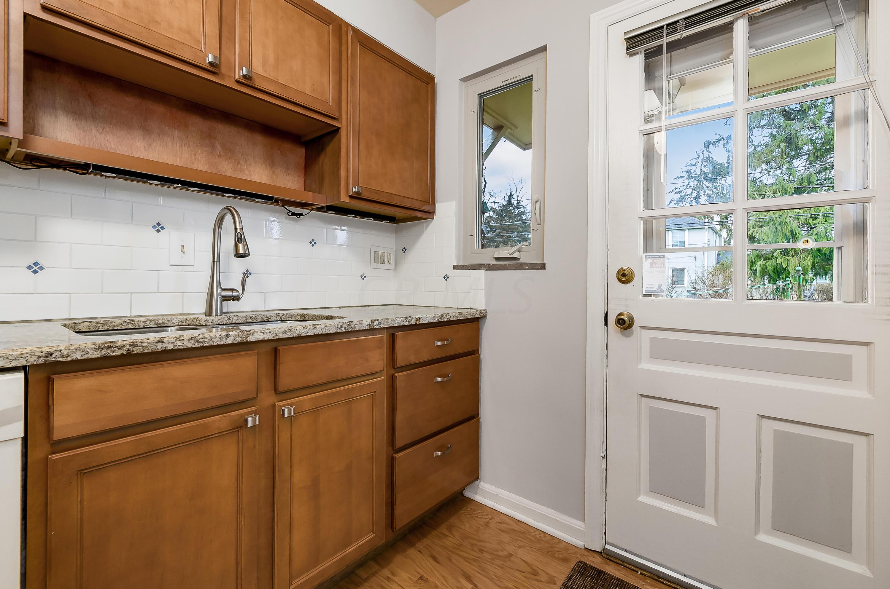 2018 Harwitch Road Upper Arlington, OH 43221 - Photo 13 of 38