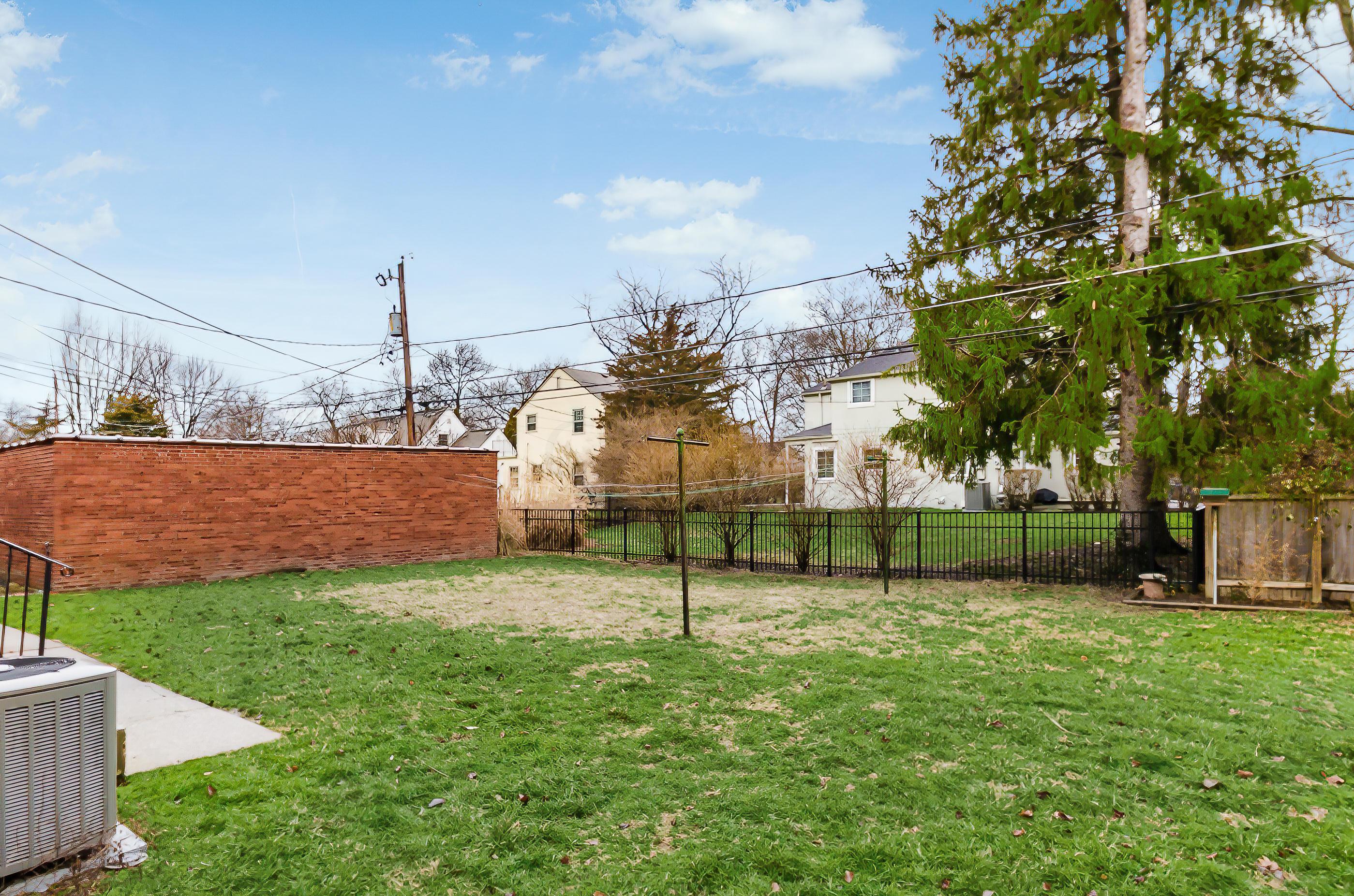 2018 Harwitch Road Upper Arlington, OH 43221 - Photo 27 of 38