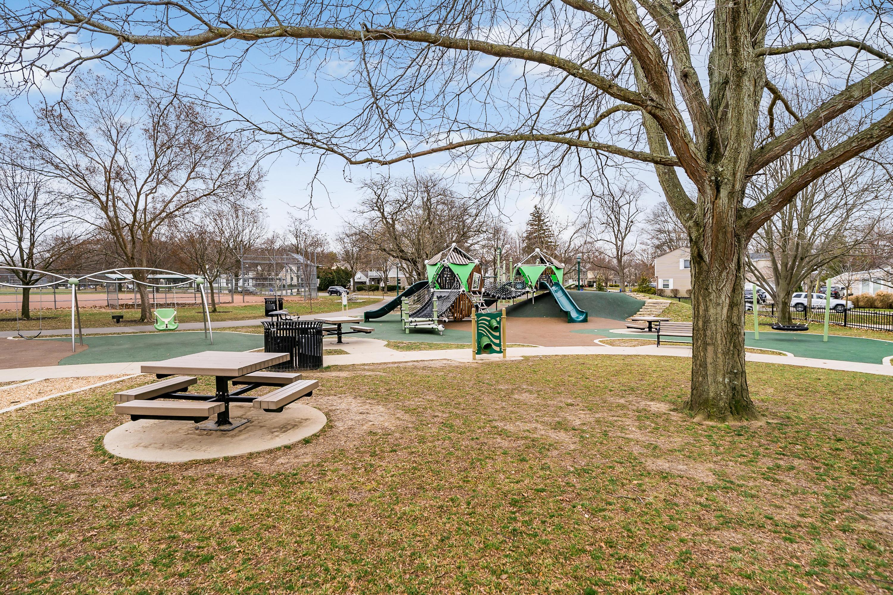 2018 Harwitch Road Upper Arlington, OH 43221 - Photo 37 of 38