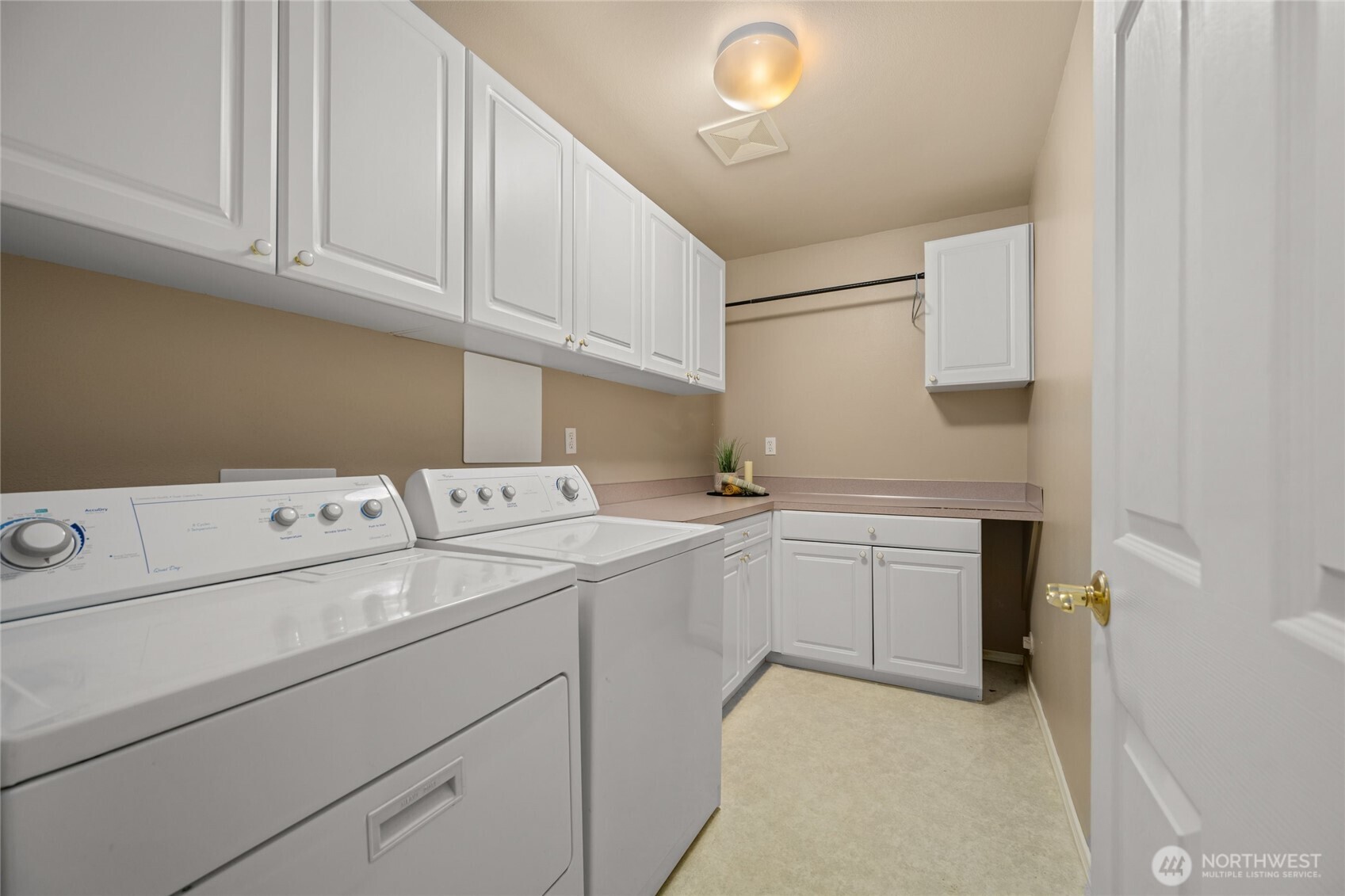 1405 Edwards Street Bellingham, WA 98229 - Photo 21 of 38 Gallery Image 21