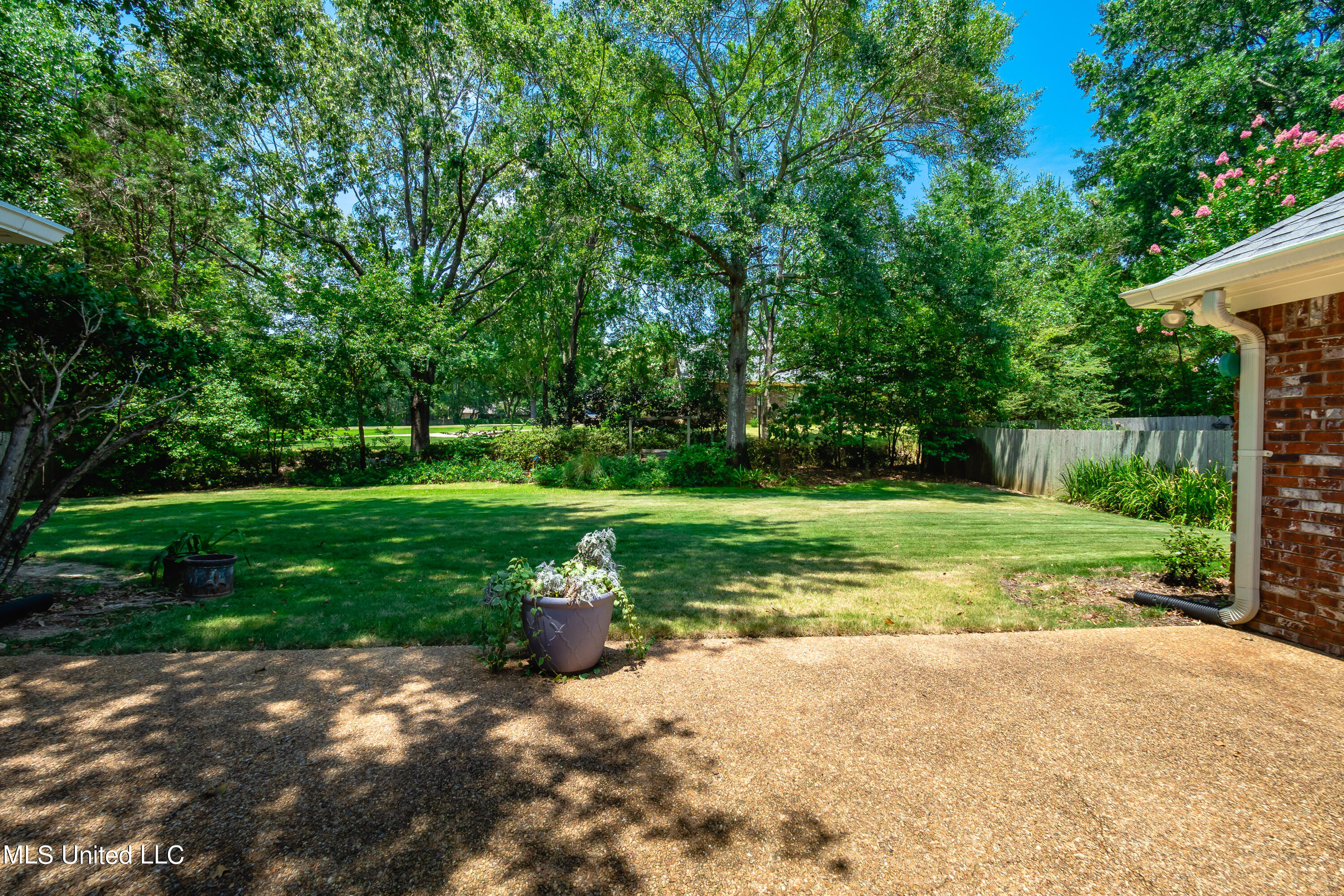 421 Summer Hill Road Madison, MS 39110 - Photo 29 of 30 P6260030