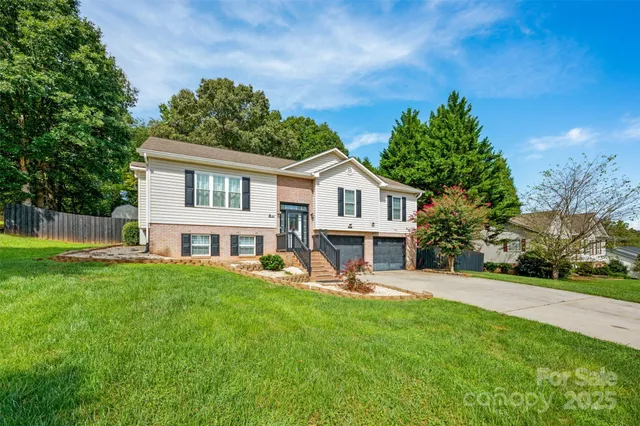 $340,000 | 107 Cliffwood Drive, Hudson, NC 28638