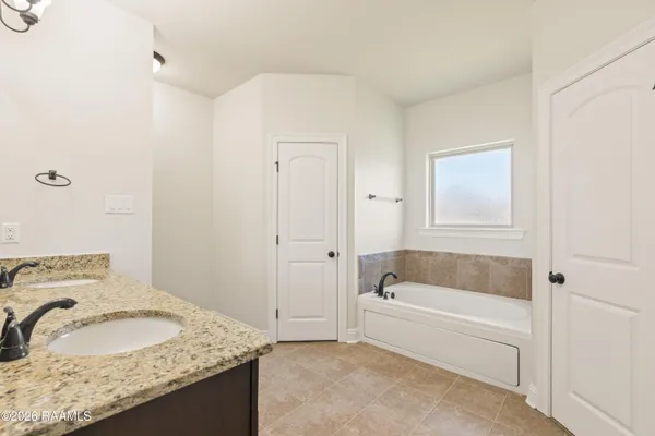 $2,000 | 122 Maddox Jude Drive, Maurice, LA 70555