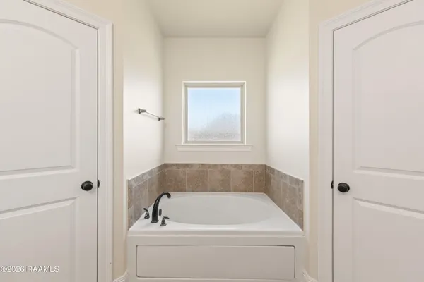 $2,000 | 122 Maddox Jude Drive, Maurice, LA 70555