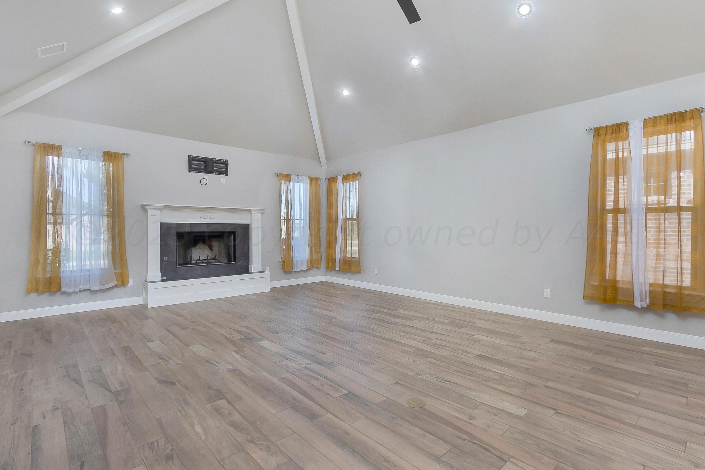 6105 Bay Ridge Amarillo, TX 79119 - Photo 5 of 34 005_Living Room