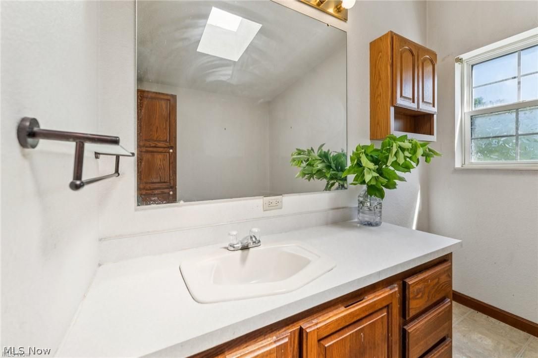 14525 Sperry Road Newbury, OH 44065 - Photo 22 of 36 Bathroom